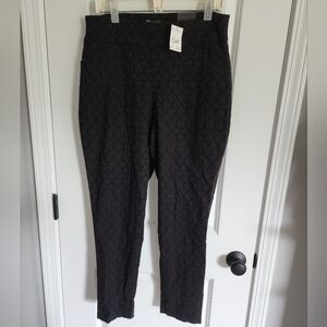 NWT Versona Black Skinny Pull On Pants